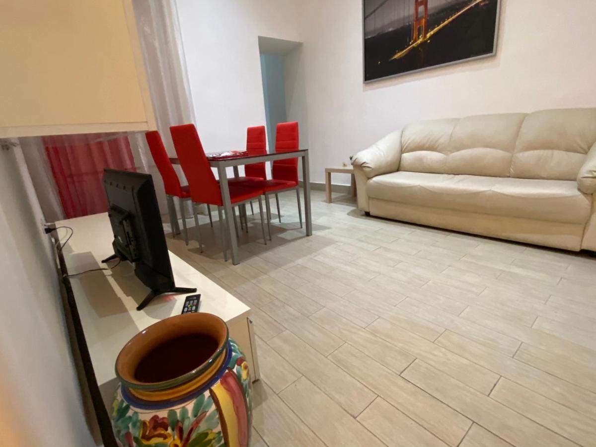 Casa Vacanza La Collegiata Catania Bagian luar foto