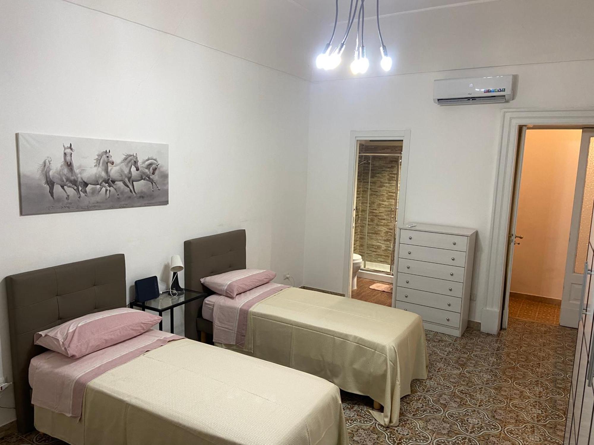Casa Vacanza La Collegiata Catania Bagian luar foto